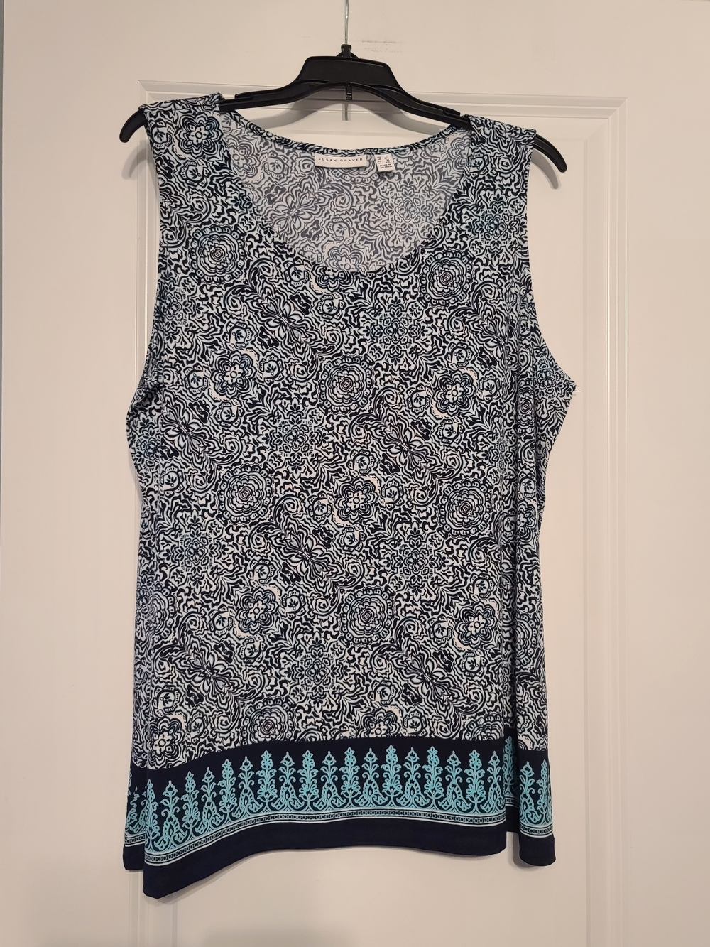 Susan Graver Women's Sz 1X Blue/White Printed Sleeveless Blouse